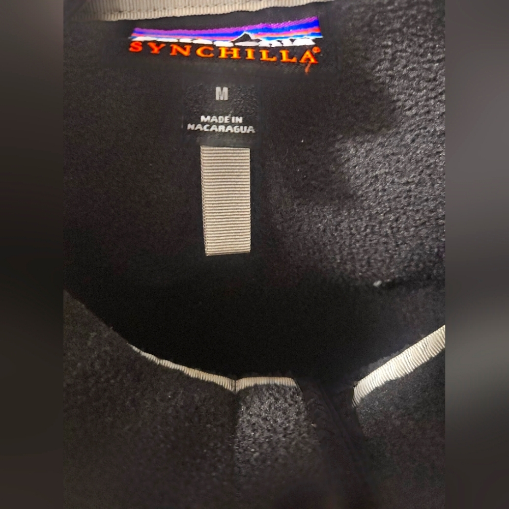 Patagonia Synchilla Black Fleece Jacket. - Picture 2 of 8
